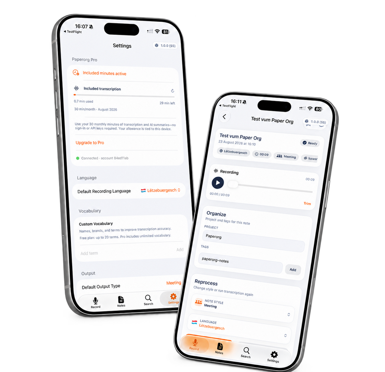 Zwee iPhone mat den Astellungen an enger fäerdeger Notiz a PaperOrg Notes
